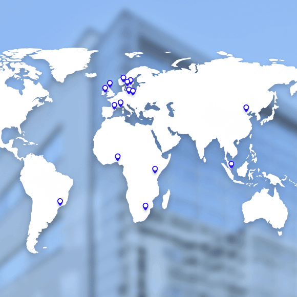 По всему миру